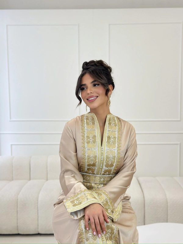 Darine Beiger Kaftan – Handgefertigtes marokkanisches Kleid
