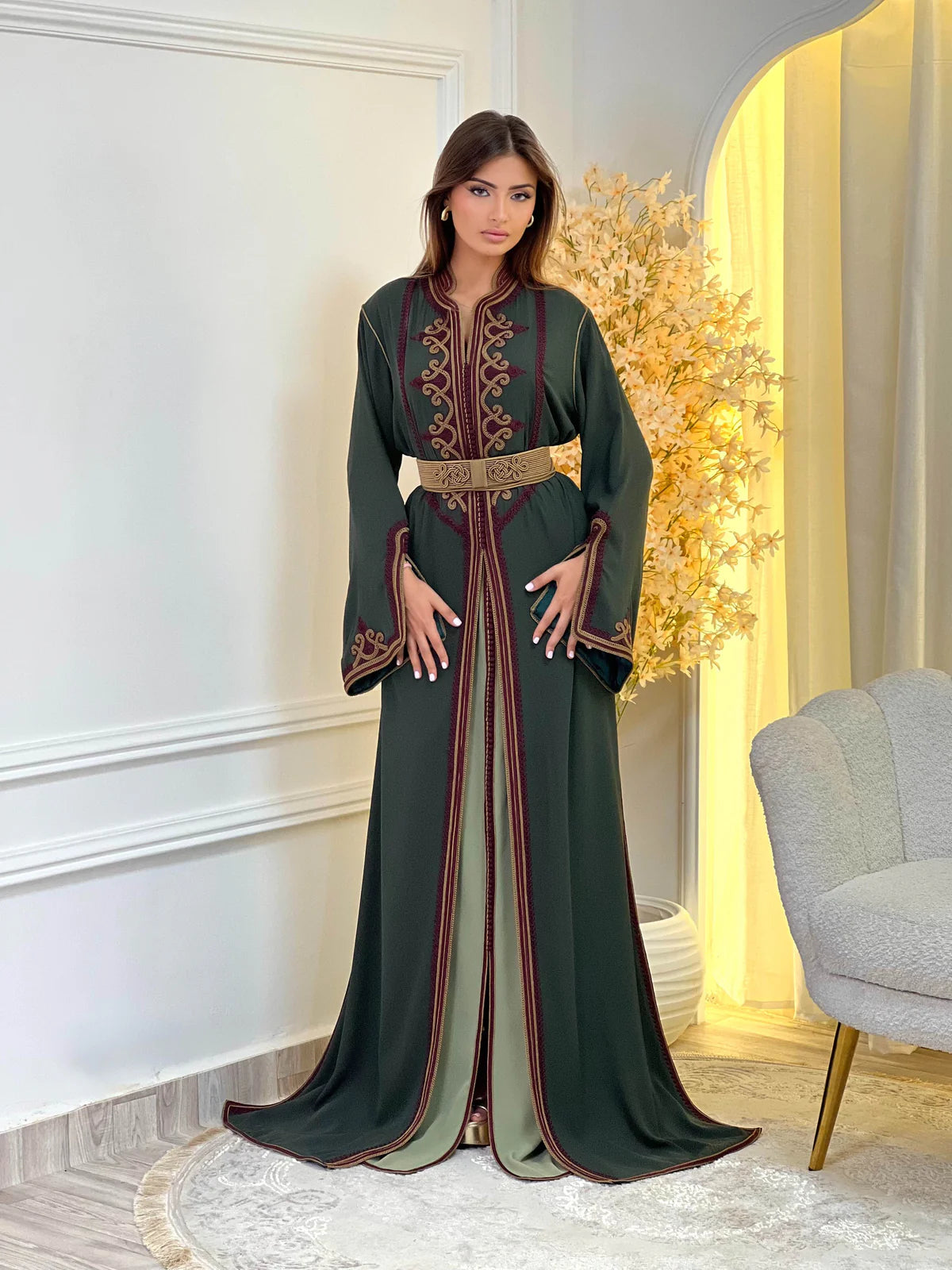 Takchita Dounia in Grün – Zweiteiliges marokkanisches Zeremonienkleid – Produktansicht 3