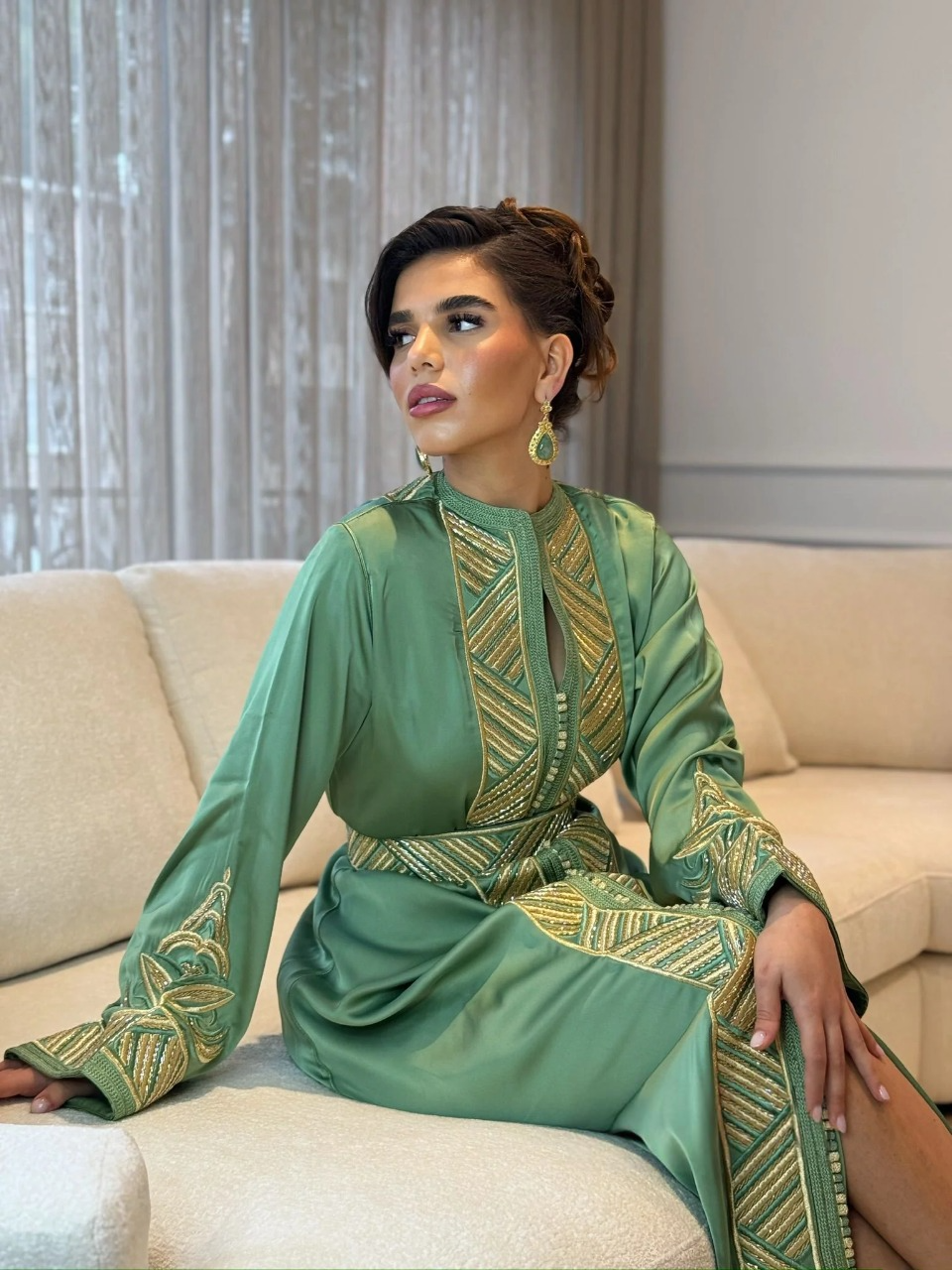 Sirina Grüner Kaftan – Handgefertigtes marokkanisches Kleid