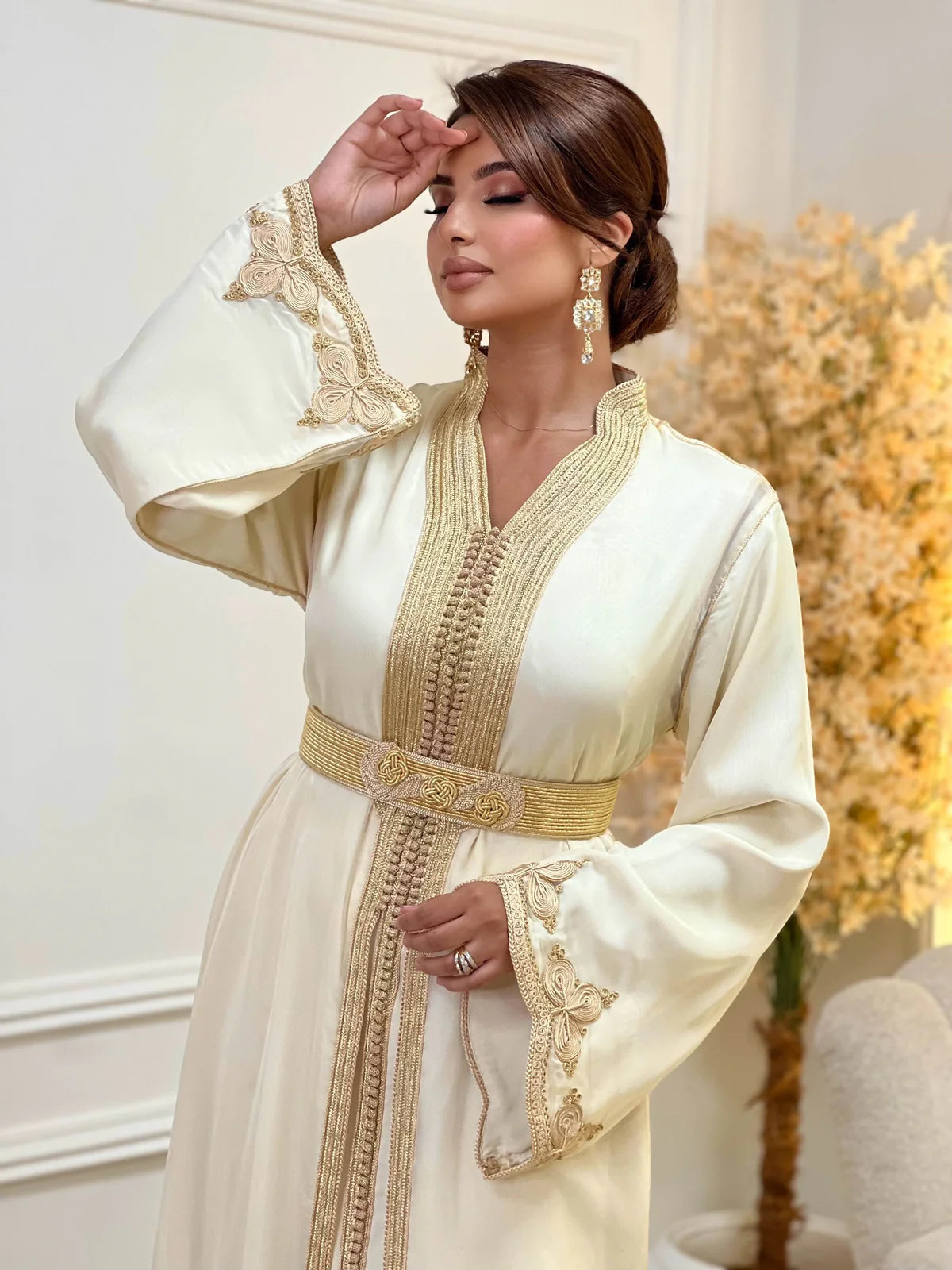 Takchita Samira in Beige – Zweiteiliges marokkanisches Zeremonienkleid – Produktansicht 6