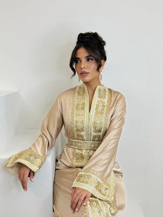Darine Beiger Kaftan – Handgefertigtes marokkanisches Kleid