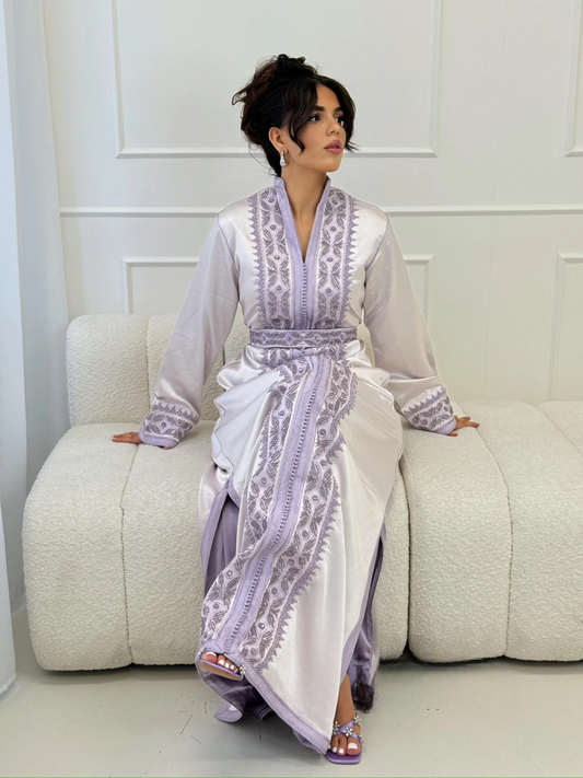 Saida Grauer Kaftan – Handgefertigtes marokkanisches Kleid – Produktansicht 2
