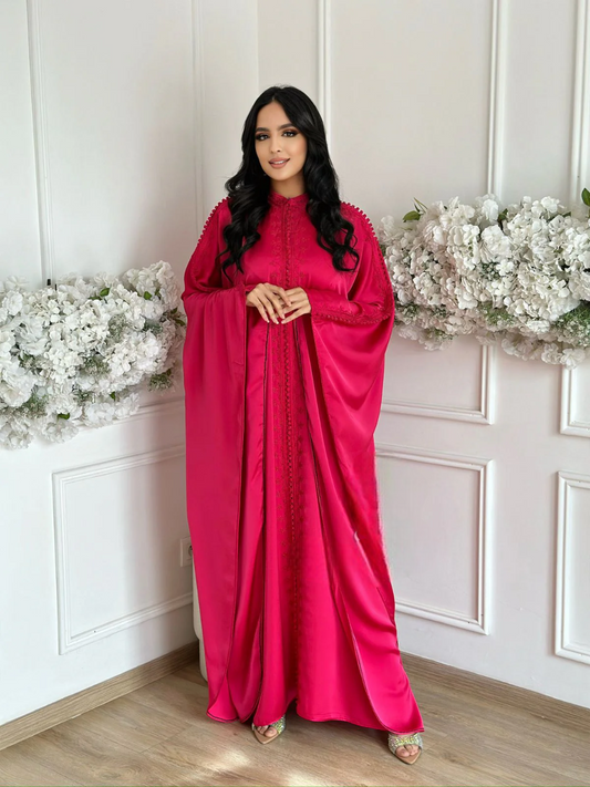 Kaltoum Rosa Abaya – Elegante marokkanische Robe für Zuhause & Anlässe – Produktansicht 2