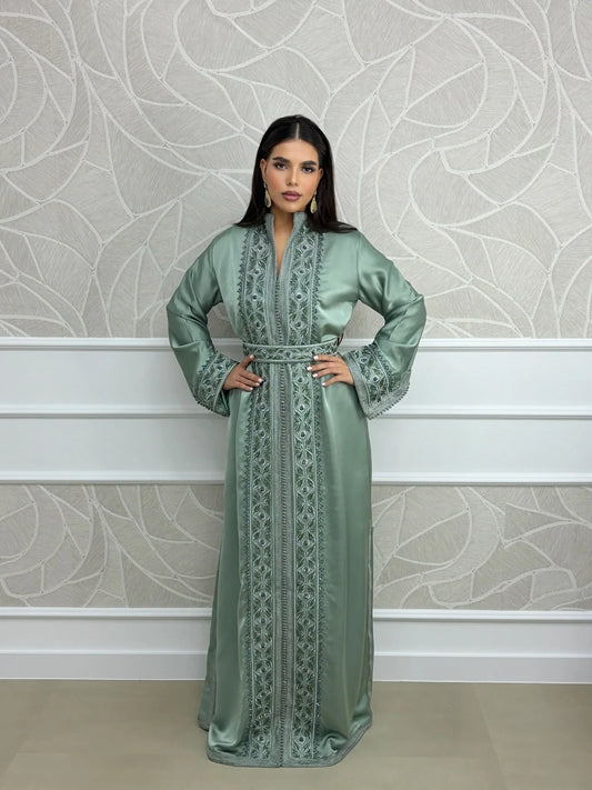 Malak Grüner Kaftan – Handgefertigtes marokkanisches Kleid – Produktansicht 2
