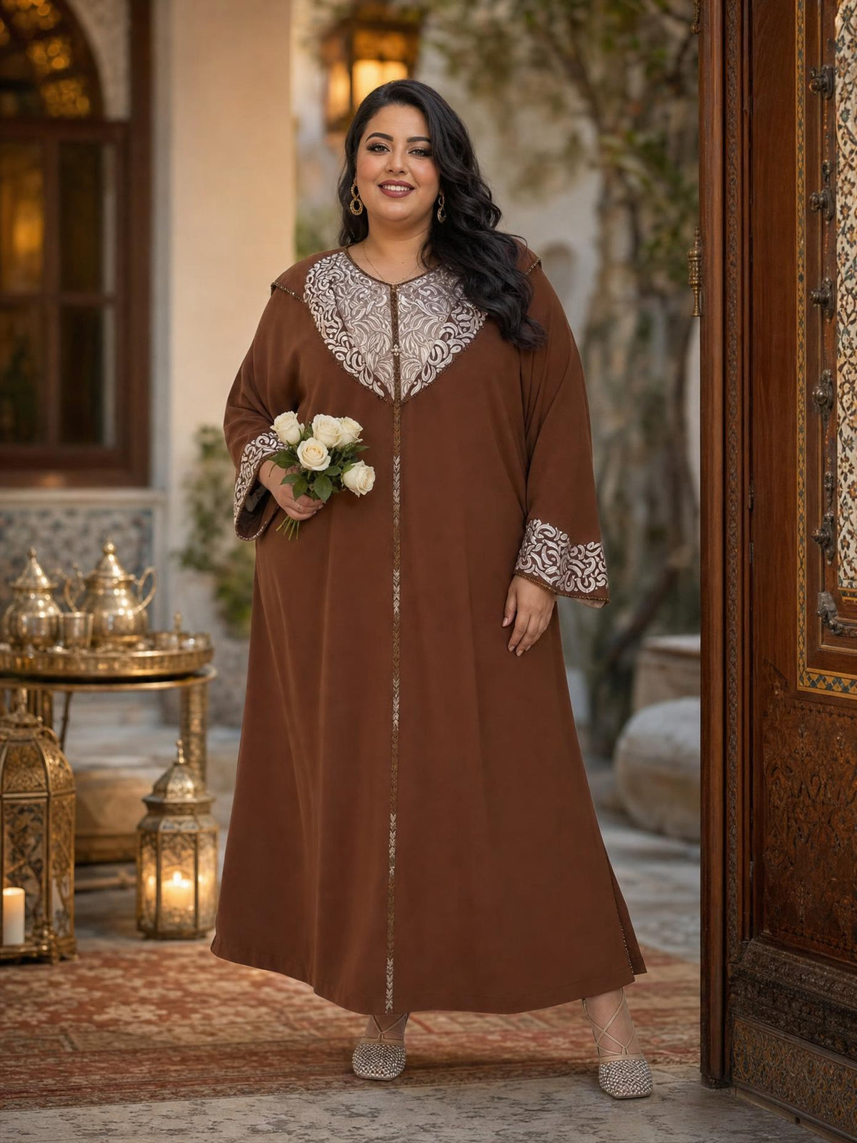 Batoule Brown Djellaba – Casual Moroccan Tunic for Everyday Comfort \u2014 plus-size model