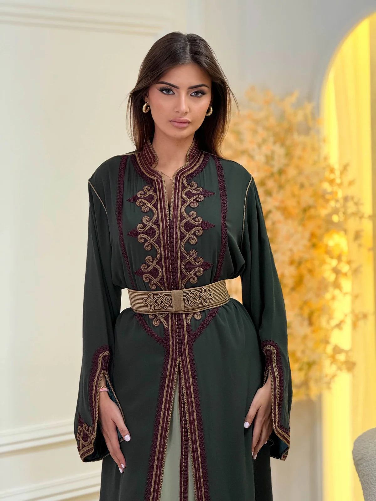 Takchita Dounia in Grün – Zweiteiliges marokkanisches Zeremonienkleid – Produktansicht 4