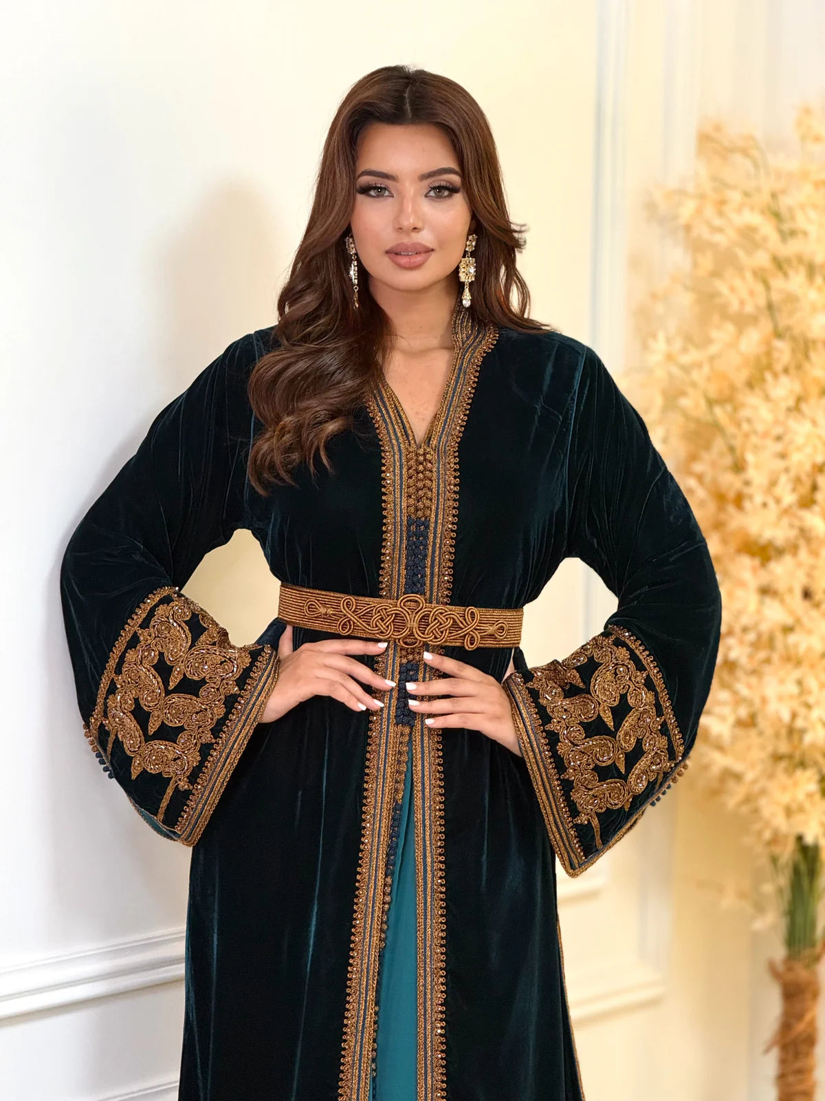 Karima Schwarze Takchita – Zweiteiliges marokkanisches Zeremonienkleid – Produktansicht 5