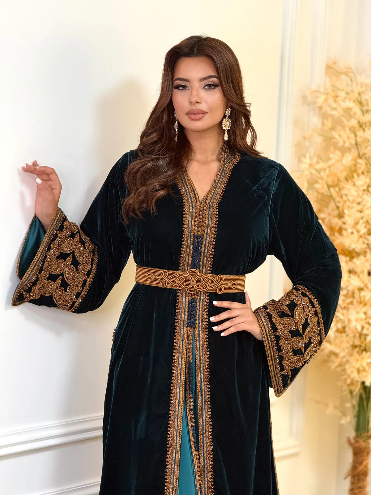 Karima Schwarze Takchita – Zweiteiliges marokkanisches Zeremonienkleid – Produktansicht 6