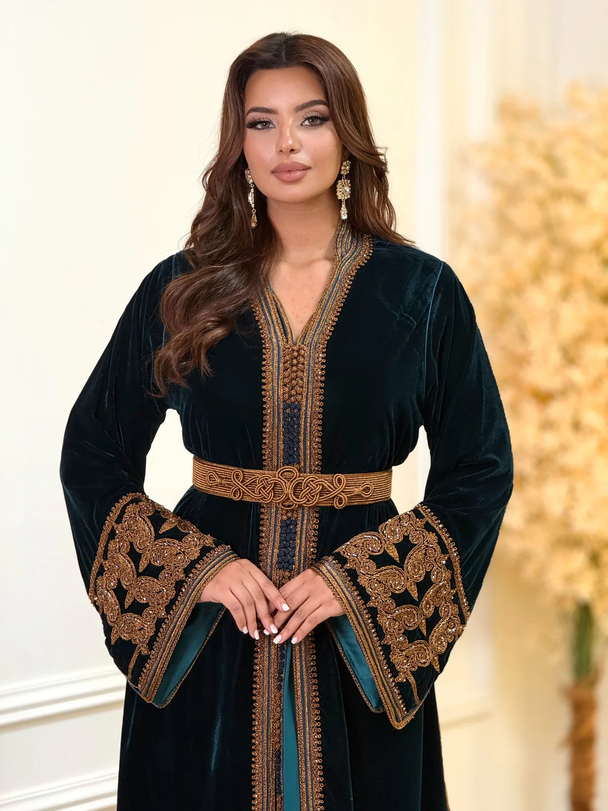Karima Schwarze Takchita – Zweiteiliges marokkanisches Zeremonienkleid – Produktansicht 7