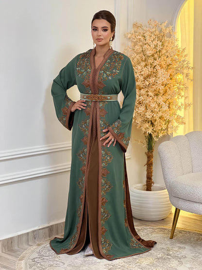 Keltoum Grüne Takchita – Zweiteiliges marokkanisches Zeremonienkleid – Produktansicht 3
