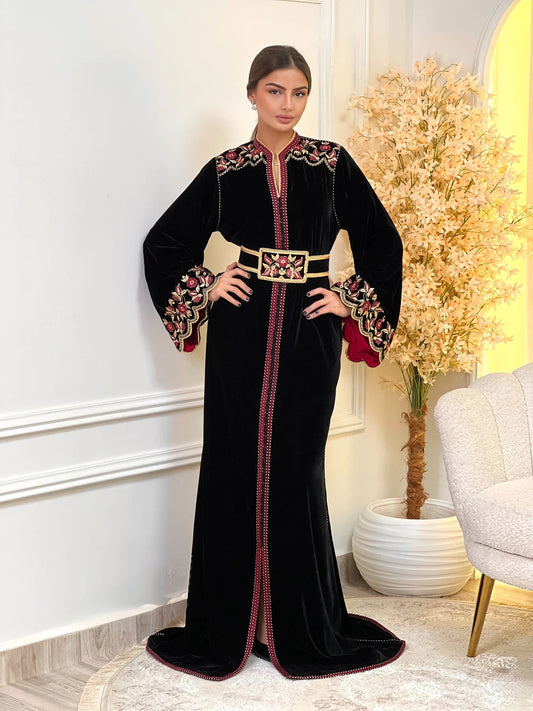 Lamiaa Schwarzes Kaftan – Handgefertigtes marokkanisches Kleid – Produktansicht 2