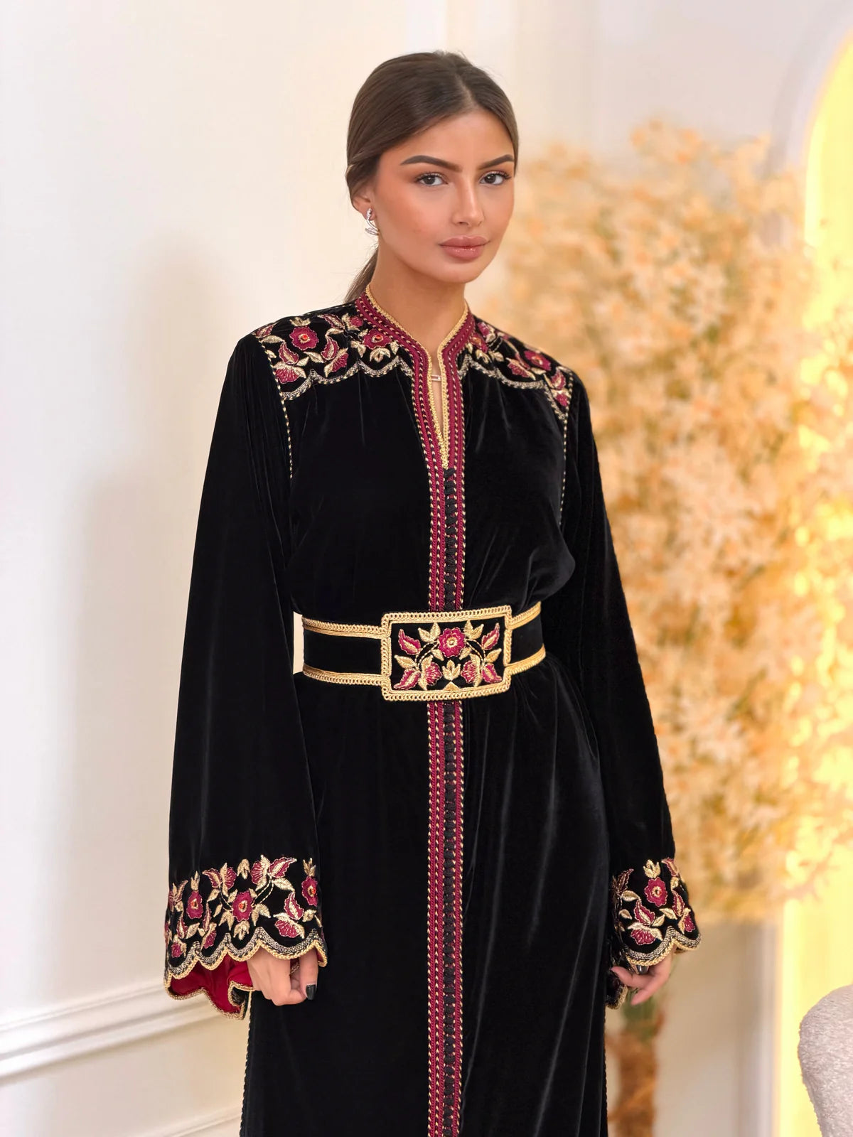 Lamiaa Schwarzes Kaftan – Handgefertigtes marokkanisches Kleid – Produktansicht 4