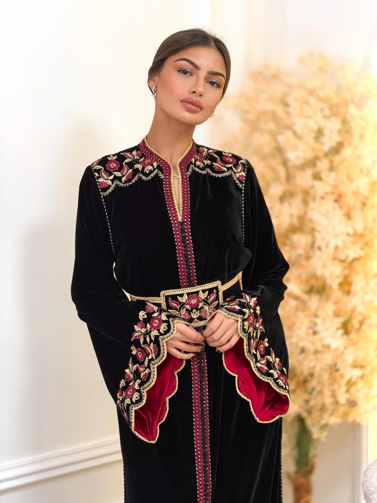 Lamiaa Schwarzes Kaftan – Handgefertigtes marokkanisches Kleid – Produktansicht 5