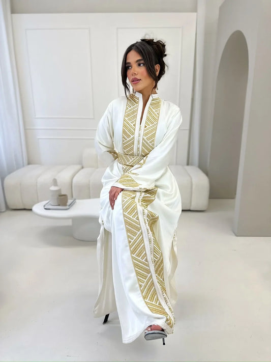 Chorok Weißer Kaftan – Handgefertigtes marokkanisches Kleid – Produktansicht 2