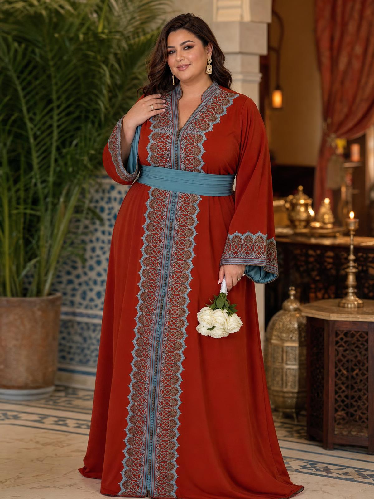 Rawia Rotes Kaftan – Handgefertigtes marokkanisches Kleid — plus-size model