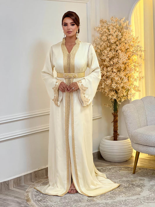 Takchita Samira in Beige – Zweiteiliges marokkanisches Zeremonienkleid